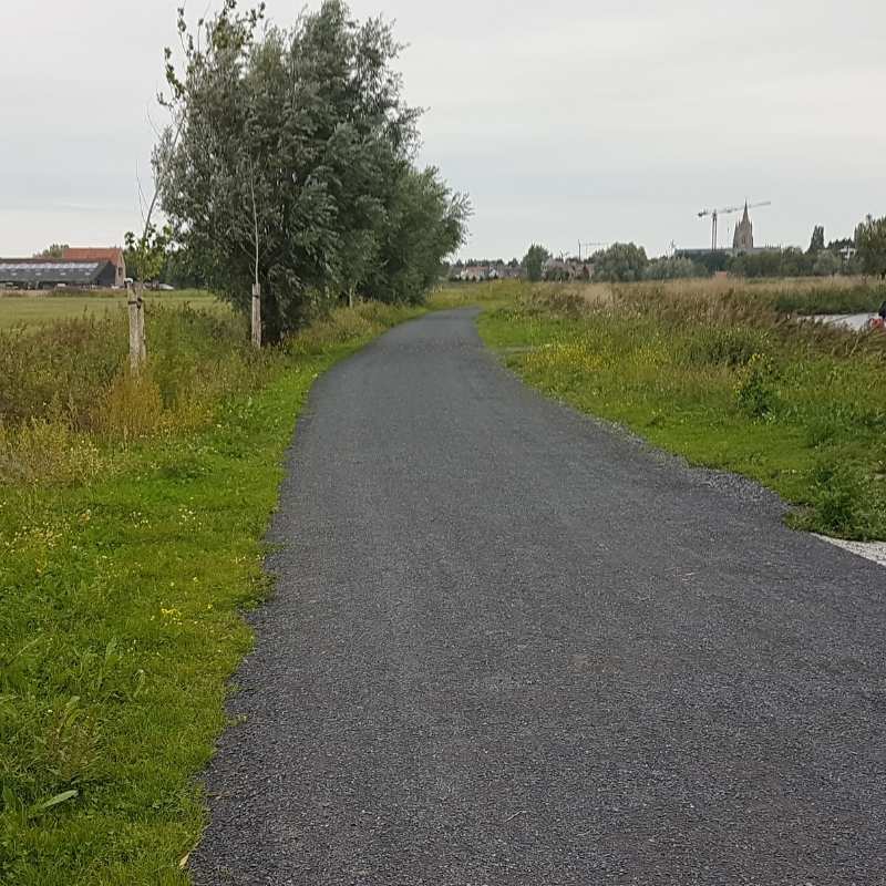 Grijze steenslag voor wandel- en fietspaden - Jatu.be